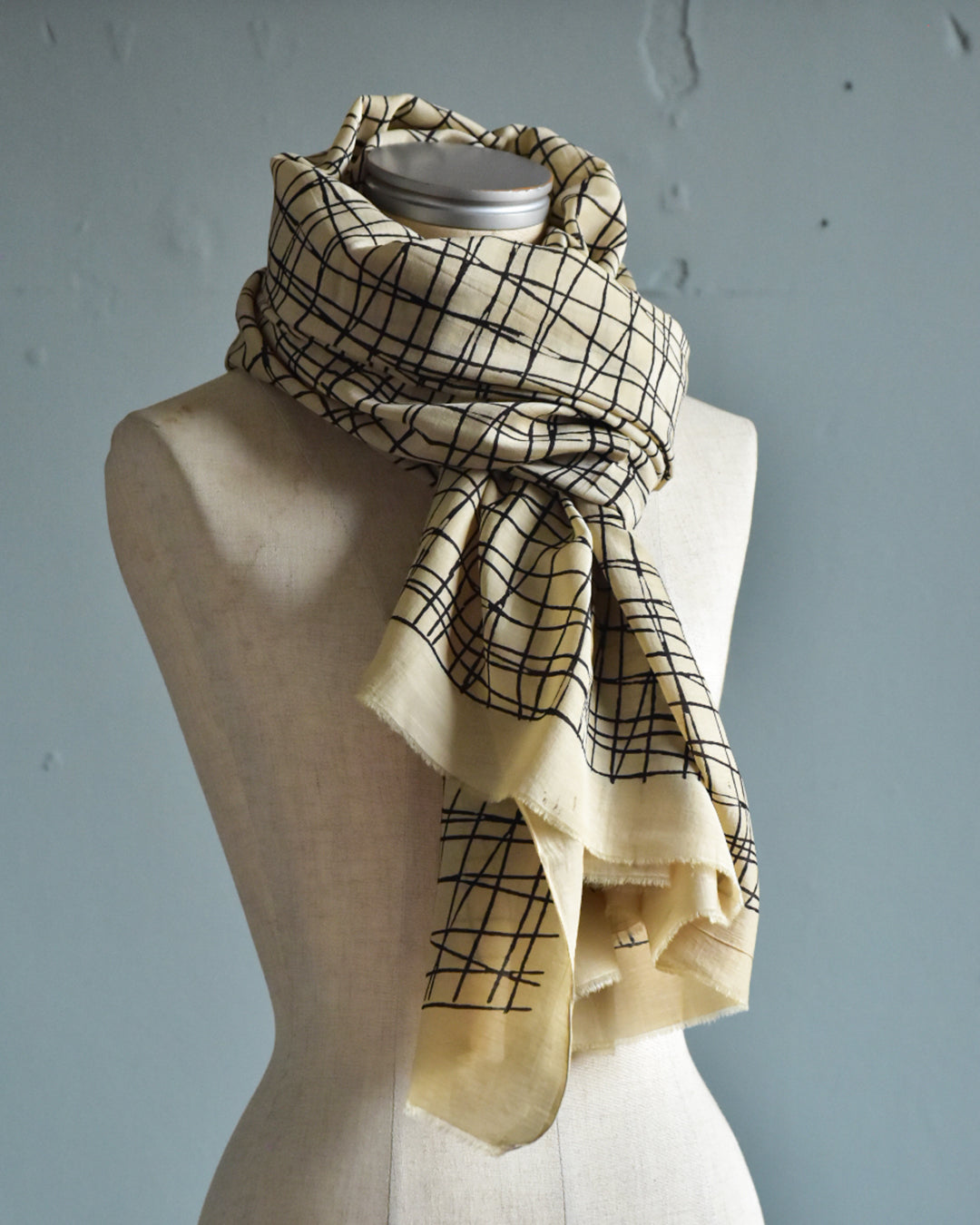 mills | Stone Shawl  - Cream-