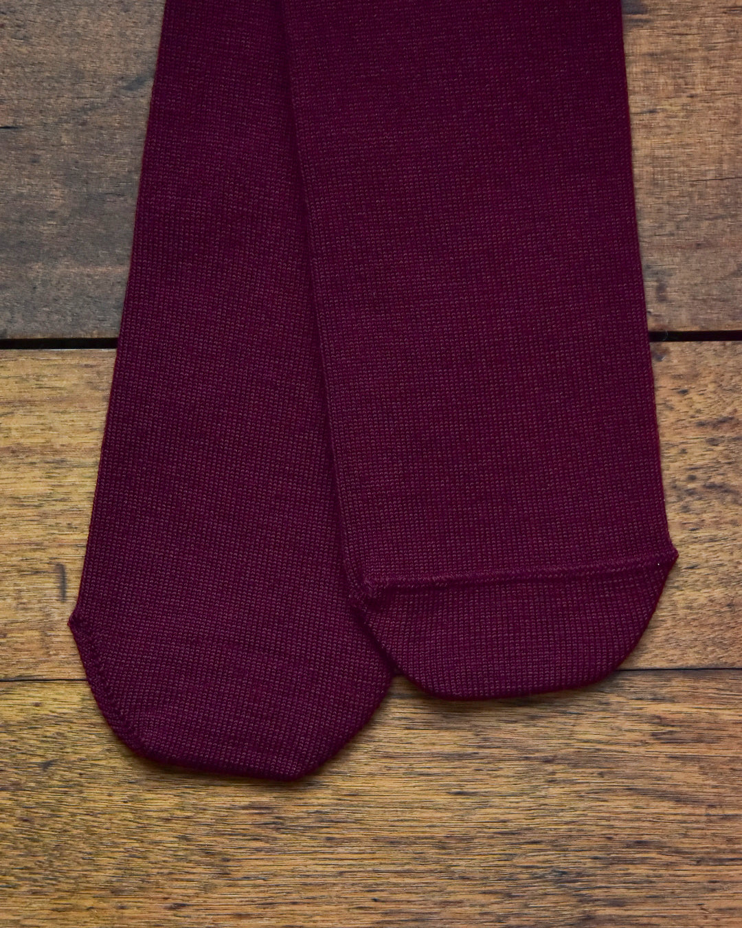 aligatos | wool 01 wine