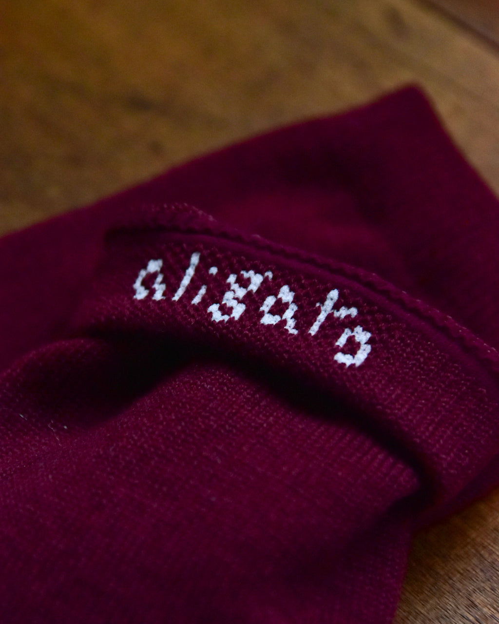aligatos | wool 01 wine