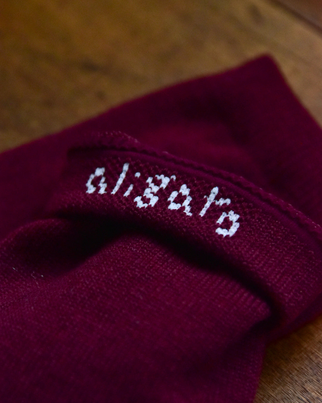aligatos | wool 01 wine